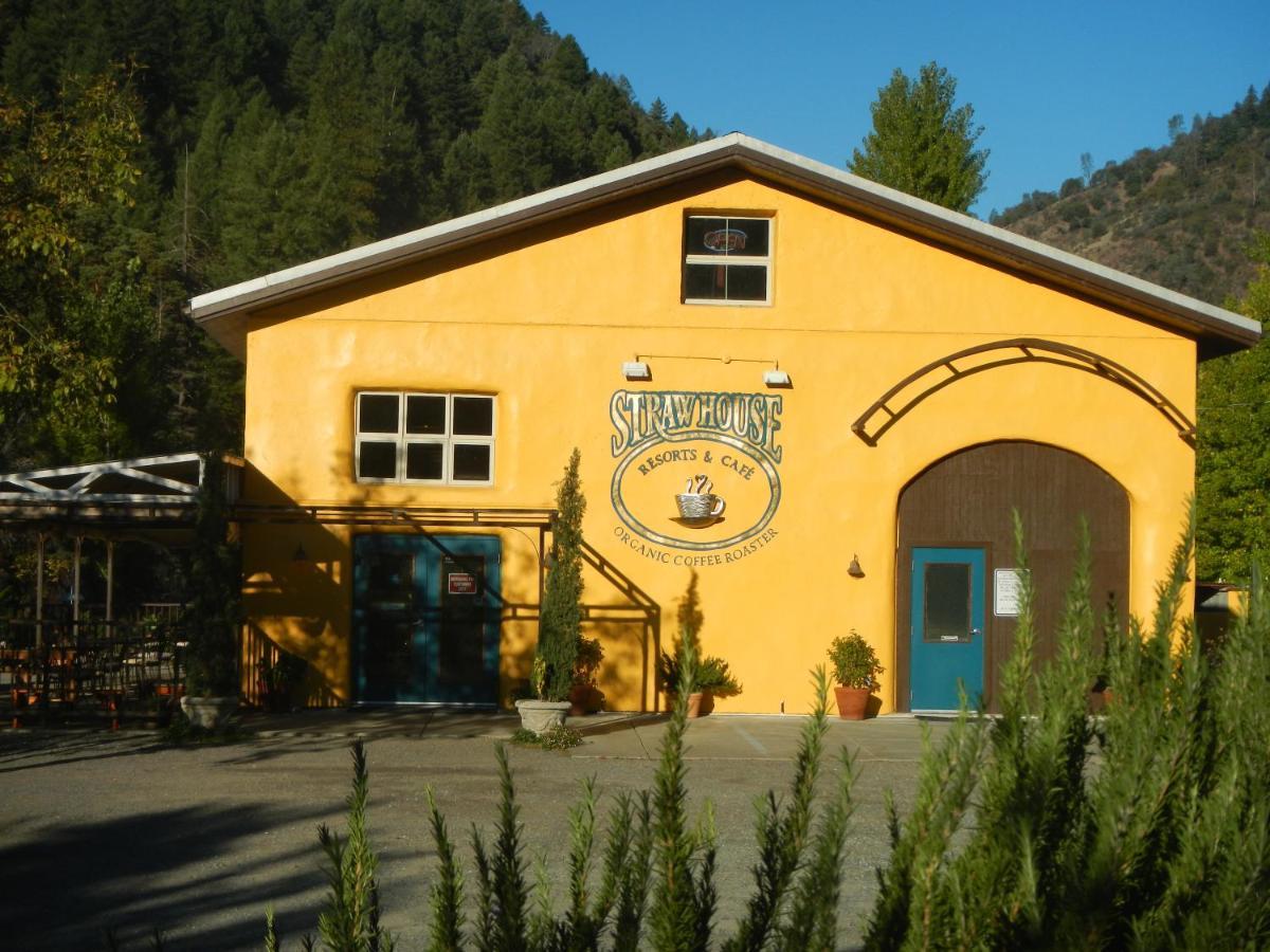 Strawhouse Resorts Big Bar Kültér fotó